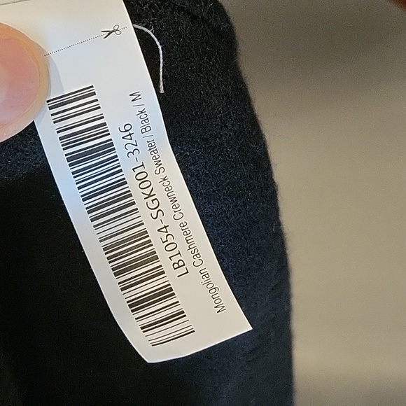 Quince BLACK and NAVY Mongolian Cashmere Sweater - Picture 7 of 9